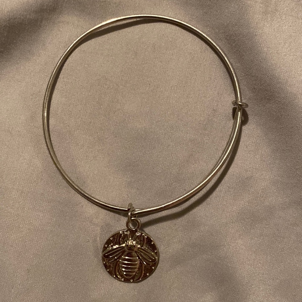 Bee bracelet